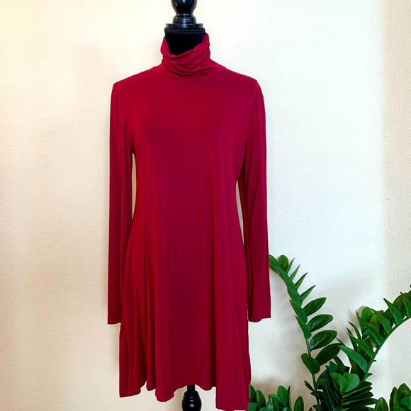 Dresses & Skirts - Burgundy long sleeve dress